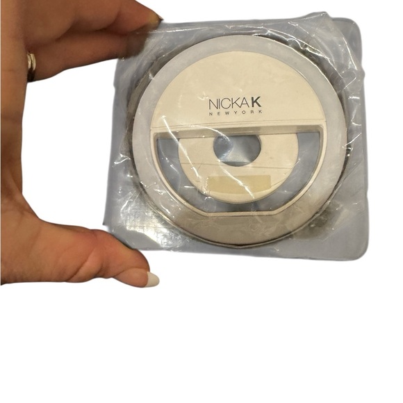 5/$25 New in box Nicka K Selfie Light - Picture 3 of 4